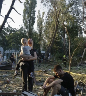 Головне за четвер, 2 липня: майже 130 загиблих та поранених у Києві, авіаудар по Дніпропетровщині, понад 220 боєзіткнень