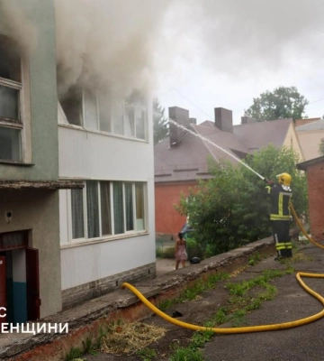 У рівному під час пожежі врятували двох людей