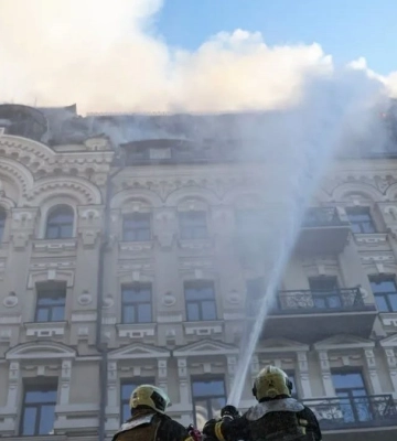 Поврежден мансардный этаж CITYHOTEL Residence в Киеве