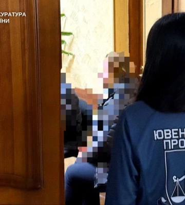 На Волині трьох посадовців викрили у розкраданні грошей у сфері охорони дитинства