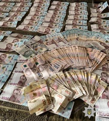 На Кіровоградщині троє зловмсисників затримані за збут психотропів та наркотиків. ФОТО