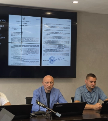 «Обміняти неможливо», – у стінах мерії обговорюють скандальну вирубку лісу в Черкасах