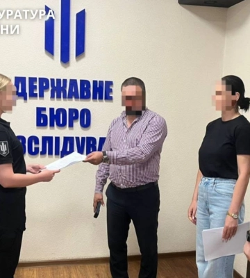 У Дніпрі викрили посадовців ДМС, які вигадували фіктивних "іноземців" для видворення чоловіків за кордон
