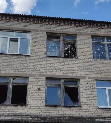 Росіяни пошкодили будівлю податкової на Донеччині (ФОТО)