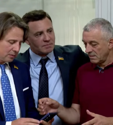 ВАКС отказался арестовывать Тищенко: нардеп в суде "попугал коррупционеров" чесноком