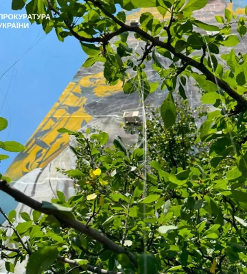 У Харкові дрон влучив в автомобіль: є постраждалі