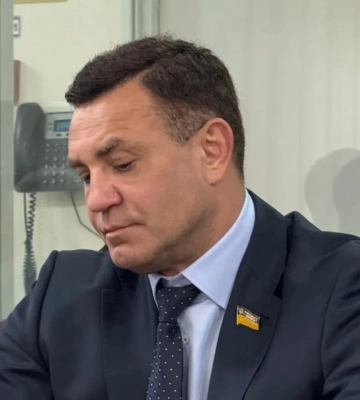 Тищенко пришел в суд с салом и книгой Платона