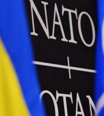 Не только получает помощь: Украина призывает НАТО впервые признать ее новую роль в блоке