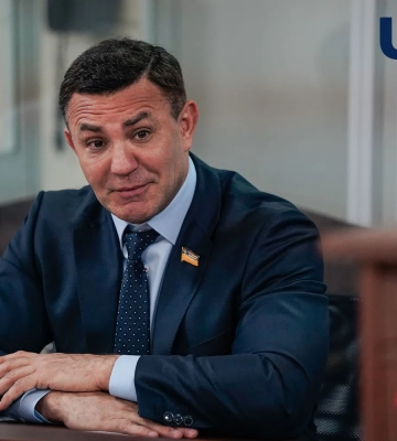 Тищенко після суду намагався побитися з ексбійцем "Азову", який кидав у нього помідорами
