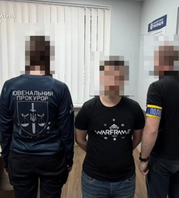 На Волині жителю Львівщини повідомлено про підозру у розбещенні дитини та розповсюдженні дитячого порно