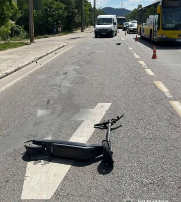 Без шоломів, наколінників і налікотників діти на Львівщині з електросамокатів і велосипедів «переїжджають» у лікарняні палати