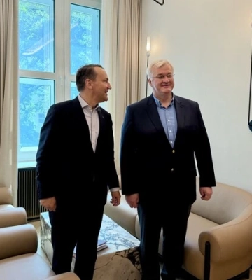 Польщі запропоновано "антикризові кроки" - Сибіга