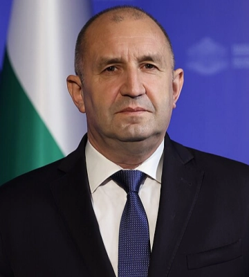 Для поддержки 21-го пакета санкций ЕС Болгария требует исключить два имени из списка