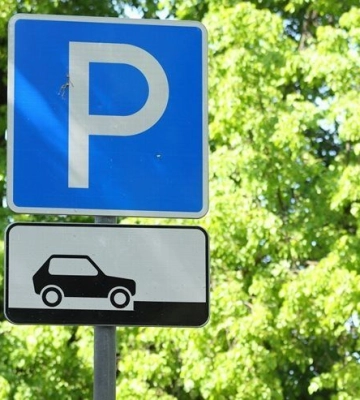В Одесі працюють оновлені платні парковки біля моря