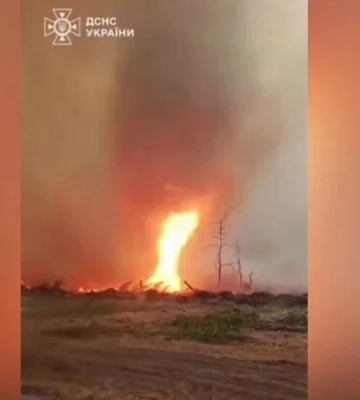 У Чорнобильській зоні зафіксували вогняний смерч — відео