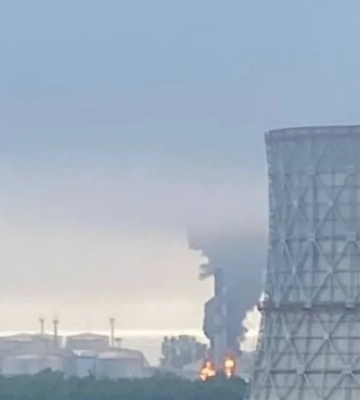 В Петербурге атака БПЛА, горит нефтяной терминал