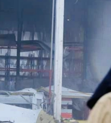 Вспыхнул пожар на складе с продуктами питания: ночью россияне нанесли удар по Одесской области