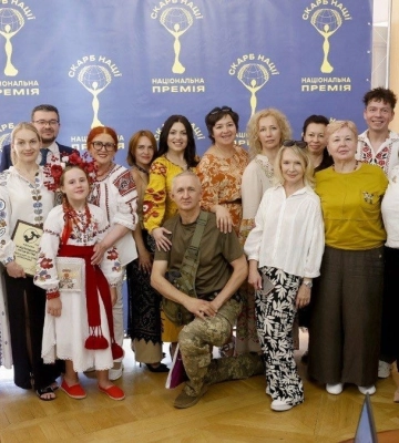 У Києві відзнакою "За відповідальне батьківство" нагородили батьків, які утверджують родинні цінності