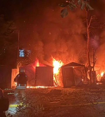 Ворог атакував Одесу, спалахнула пожежа, є поранений