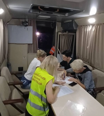 Нічна атака на Одесу: рятувальники шукають під завалами людей, - ФОТО