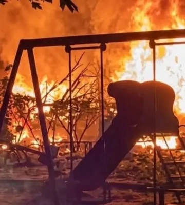 Російська ракета впала на дитячому майданчику в Києві (відео)