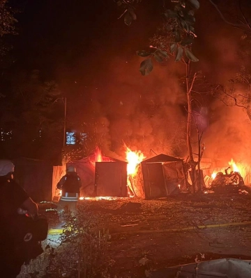 В Одесі внаслідок російської атаки спалахнула пожежа, пошкоджено будинки: є поранений