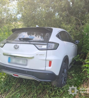 Не впорався з керуванням та з’їхав у кювет: на Золочівщині сталася ДТП з постраждалими