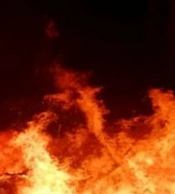На ходу загорілася вантажівка: у Львові рятувальники врятували автомобіль