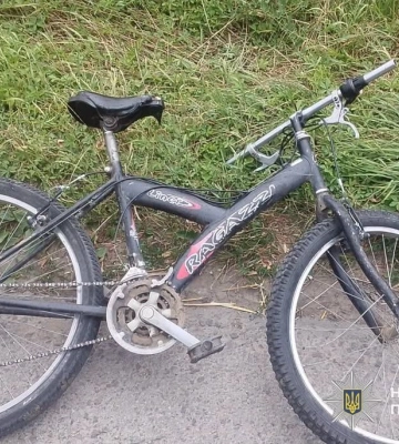 На Львівщині внаслідок ДТП до лікарні потрапив 11-річний велосипедист