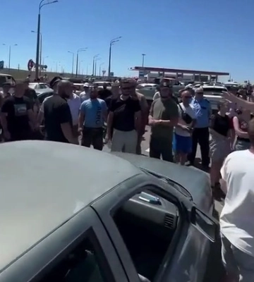 "Просто прихоть": крымчанам на АЗС на Кубани не продают бензин (видео)