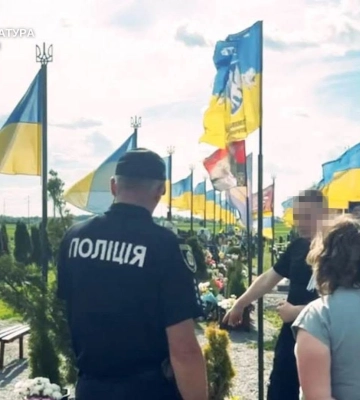 Жительку Шепетівки засуджено за наругу над могилою Героя України Олексія Меся, - прокуратура