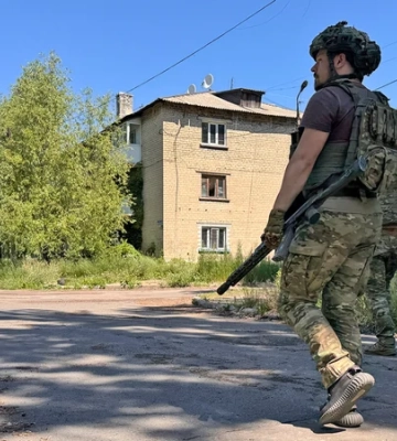 Нова ідея росіян на Донбасі. Чому ворог припинив штурми Покровська, хоча сил на це в нього вистачає,  — офіцер, який воює під цим містом