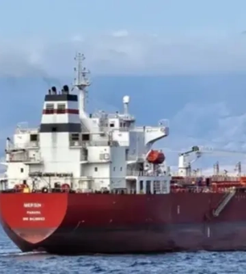В Азовському морі уражено два танкери з бензином для Криму