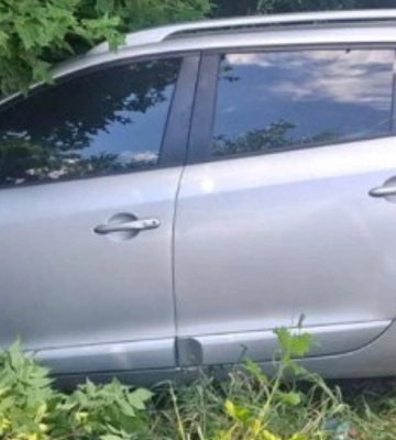 Під Полтавою легковик врізався у відбійник і злетів у кювет: постраждали водій та дитина