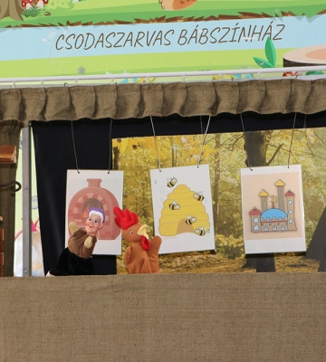 Ляльковий театр «Диво-олень» продовжив гастрольне турне в Ужгородському районі