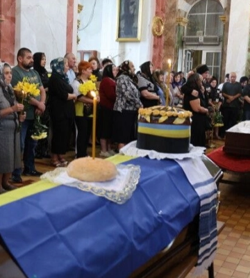 У Луцьку з військовими почестями поховали Героїв Романа Меюса та Олександра Радивоніка