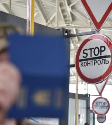 Мільйони на кордоні: на Закарпатті та заході України викрили сотні спроб підкупу прикордонників