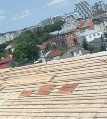 Буревій пошкодив дах Шевченківської райадміністрації: розпочато масштабний ремонт