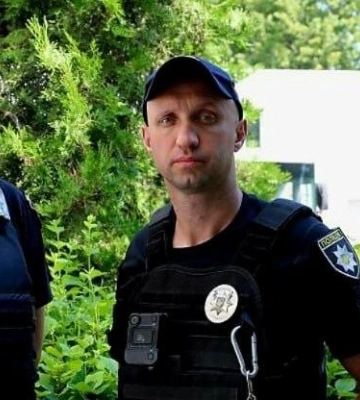 В Одесі патрульні врятували чоловіка, який намагався вкоротити собі віку