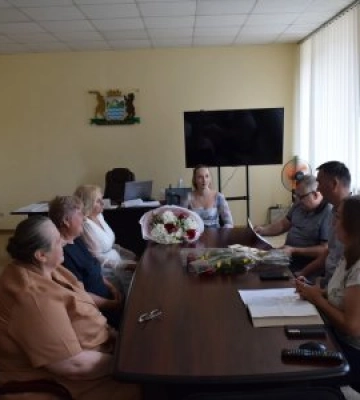 Сльози радості та державне визнання: у Рахові двох жінок нагородили орденами за головний подвиг життя (ФОТО)