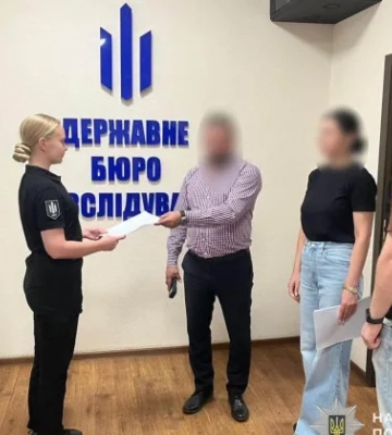 В Днепропетровской области разоблачили сотрудников ГМС, которые за 10 тысяч долларов переправляли уклонистов под видом выдворения иностранцев за границу