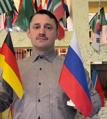 Связанный с немецкой партией АдГ блогер заявил об участии в войне против Украины и позировал в Авдеевке с автоматом