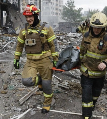 Головне за понеділок, 6 липня: 22 загиблих унаслідок нічної атаки, понад 210 бойових зіткнень, ураження Омського НПЗ