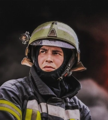 Атака на Самар: місто охопила масштабна пожежа, яку видно з Дніпра