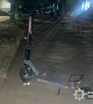 У Хмельницькому підліток на електросамокаті травмував жінку