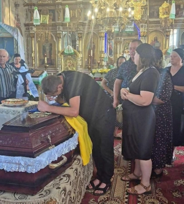 Загинув за два місяці до весілля: історія військового з Волині, який по кілька годин відбивав рої ворожих дронів
