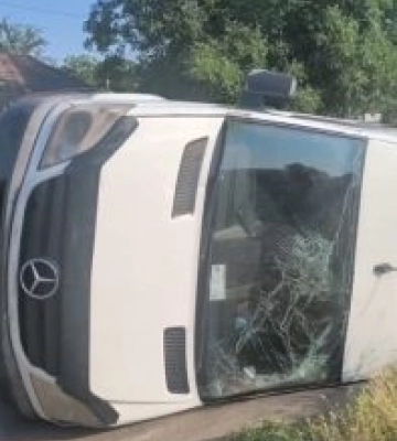 У Миколаєві «Волга» протаранила та перекинула Mercedes
