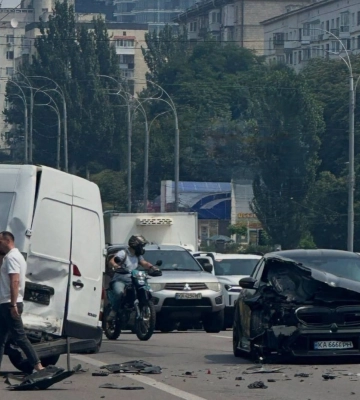 ДТП на 7 миллионов: в Киеве разбили новейший BMW мощностью более 700 сил 