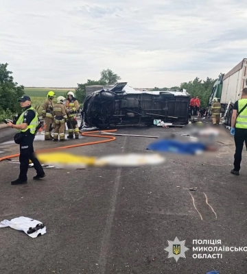 Трагедія на трасі у Миколаївській області: хто міг спровокувати аварію з 12 загиблими