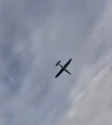 Рашист снял на видео момент удара дрона "Hornet" по российской "Ниве": "Опять Нива нах#й". ВИДЕО
